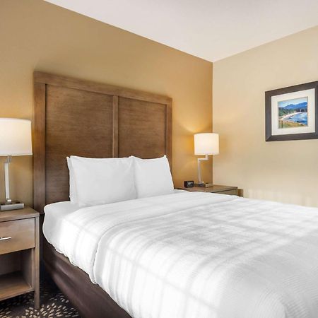 Best Western Columbia River Waterfront Hotel אסטוריה מראה חיצוני תמונה