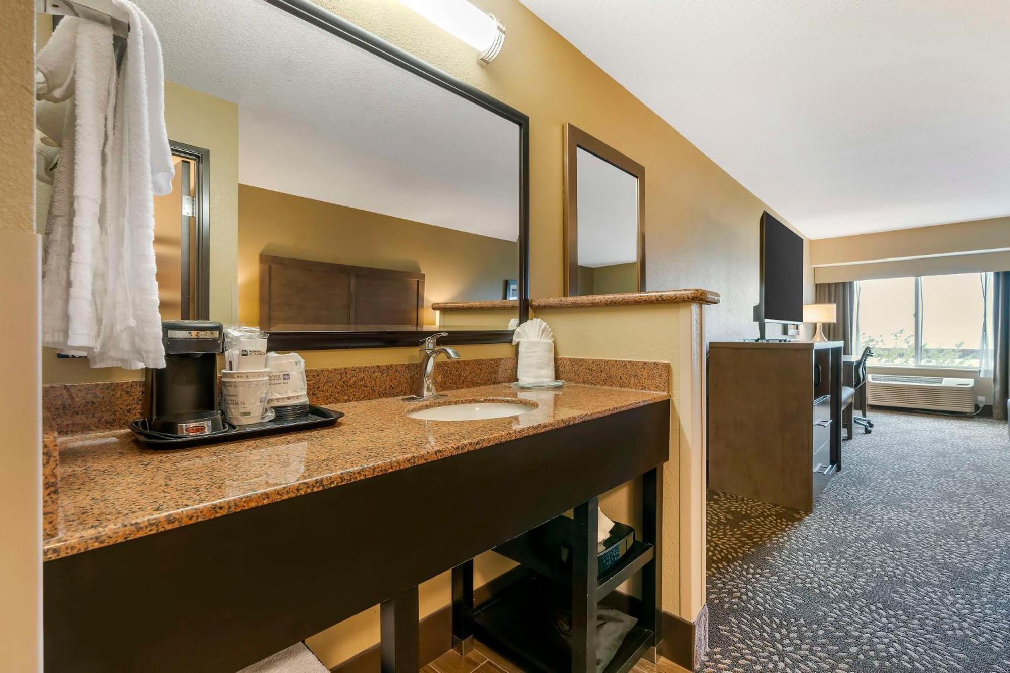 Best Western Columbia River Waterfront Hotel אסטוריה מראה חיצוני תמונה