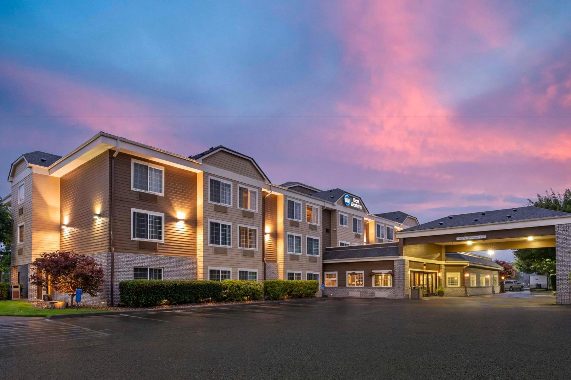 Best Western Columbia River Waterfront Hotel אסטוריה מראה חיצוני תמונה